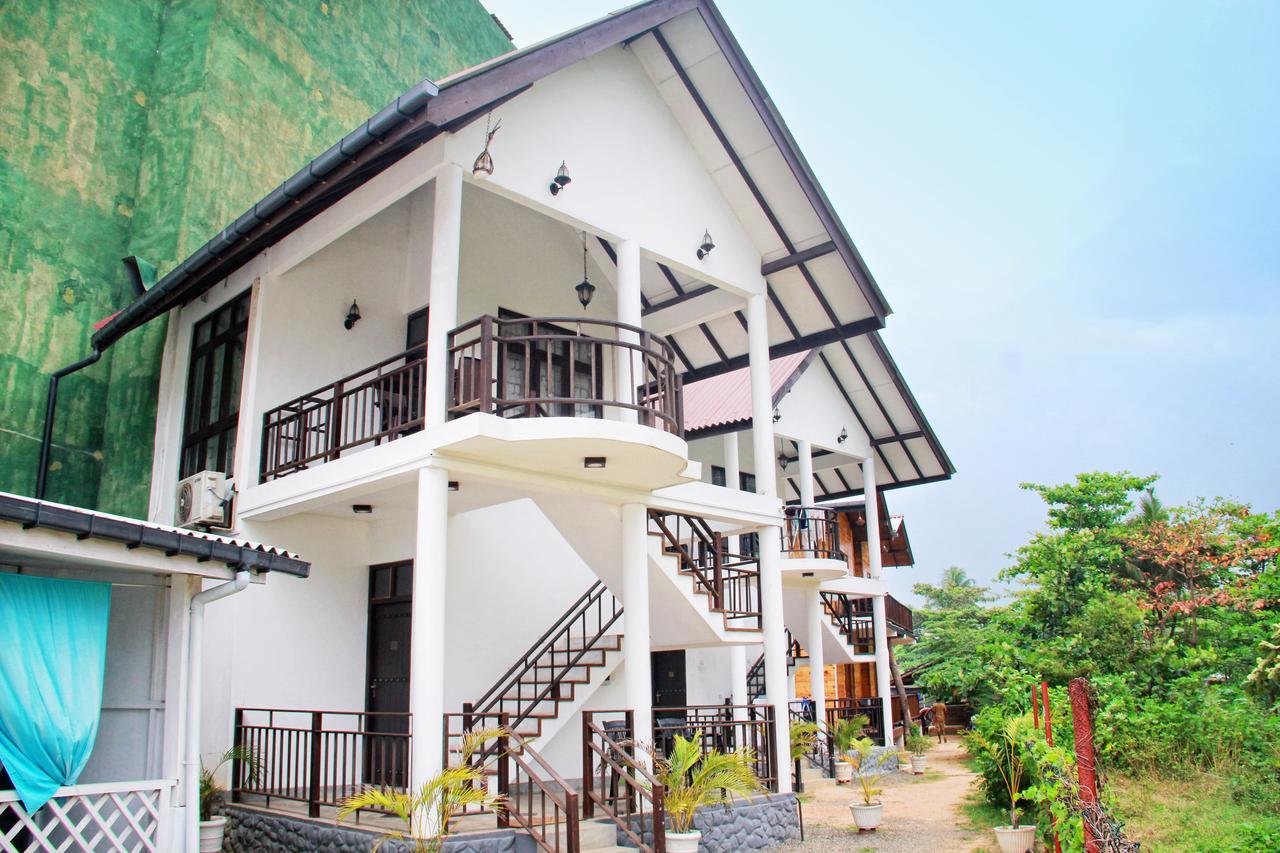 Neo Bay Hotel Weligama Exterior photo